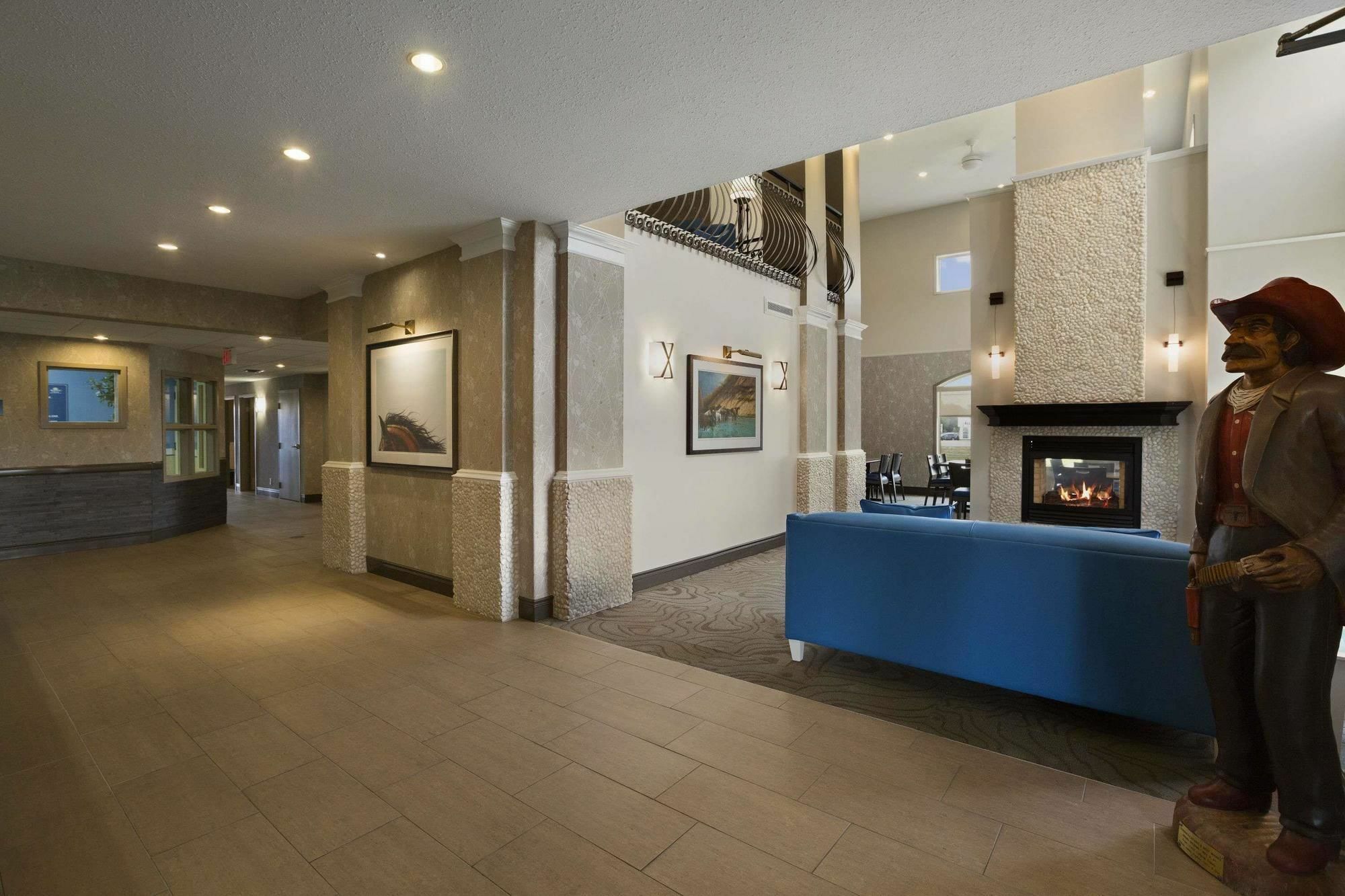 Days Inn & Suites By Wyndham Брендон Екстер'єр фото